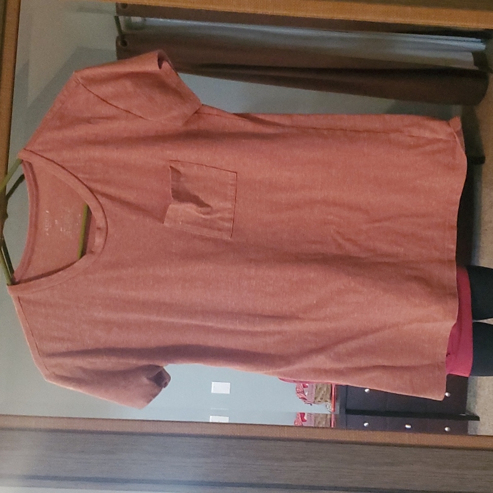 Short sleveed tshirt